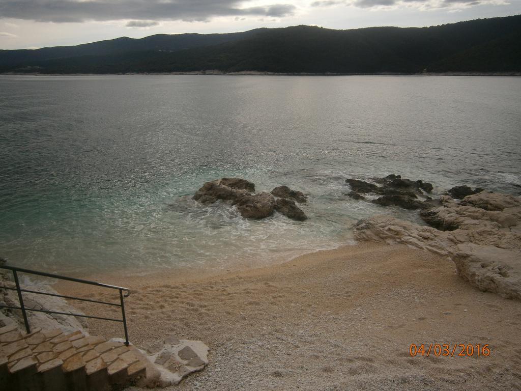 Apartments Sea And Sun 라벡 외부 사진