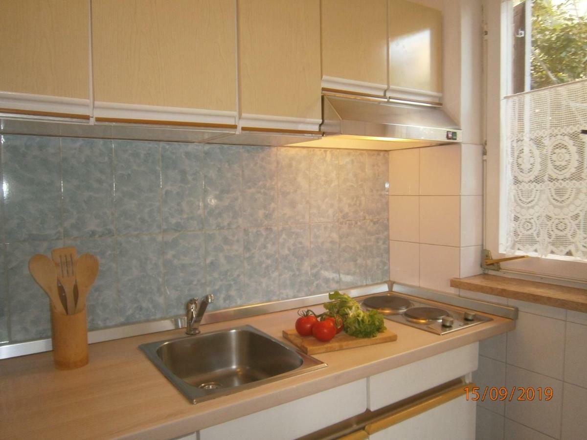 Apartments Sea And Sun 라벡 외부 사진
